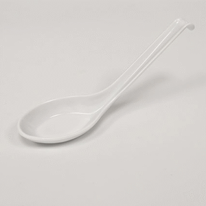 White Plastic Spoon With Hook - Muong Nhua Trang Co Moc Cong 1pc x 1